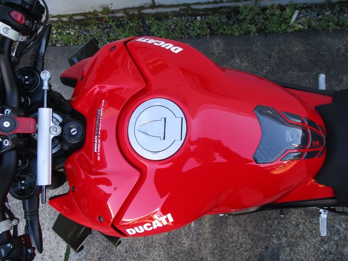 2020 DUCATI STREETFIGHTER V4 RED