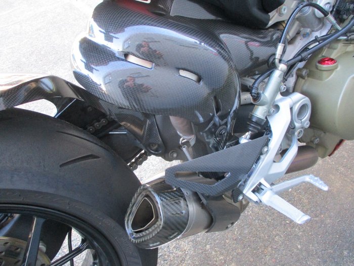 2020 DUCATI STREETFIGHTER V4 RED