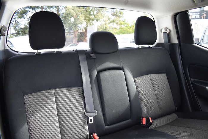 2022 Mitsubishi Triton GLS MR MY22 4X4 Dual Range White