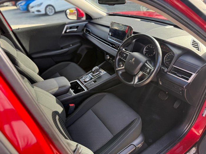 2023 Mitsubishi Outlander LS