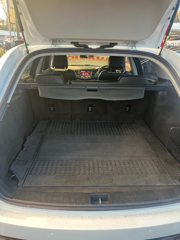 2013 Holden Commodore SV6 VF MY14 Heron White