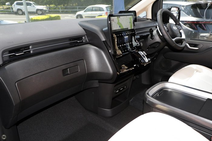2025 Hyundai STARIA Highlander