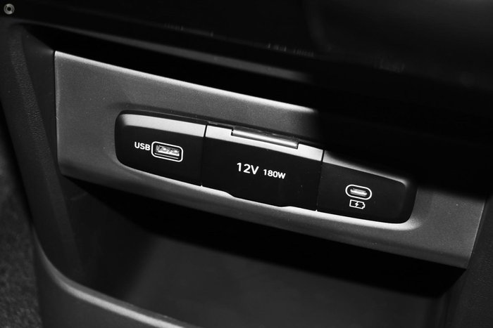 2025 Hyundai STARIA Highlander