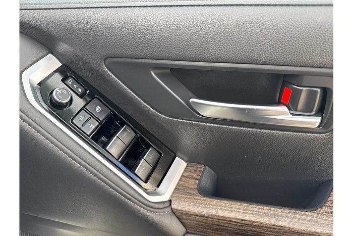 2022 Toyota Landcruiser VX