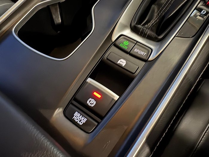 2020 Honda Accord VTi-LX