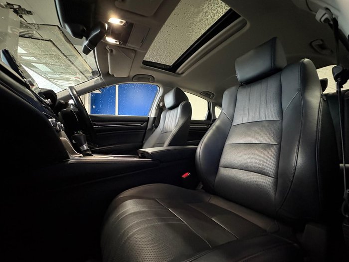 2020 Honda Accord VTi-LX