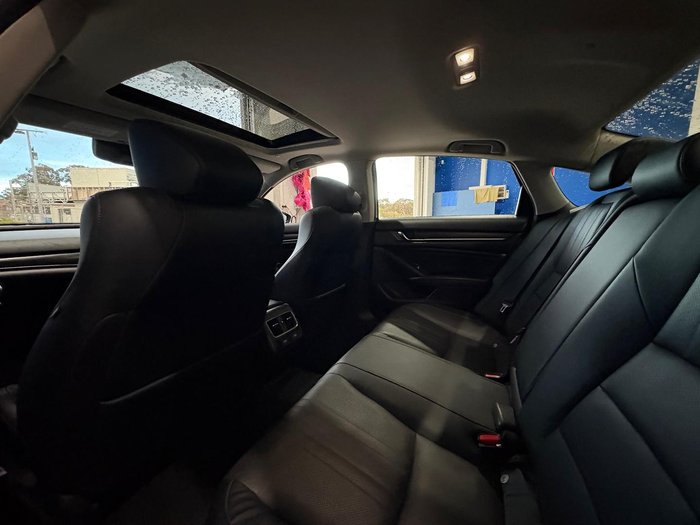 2020 Honda Accord VTi-LX