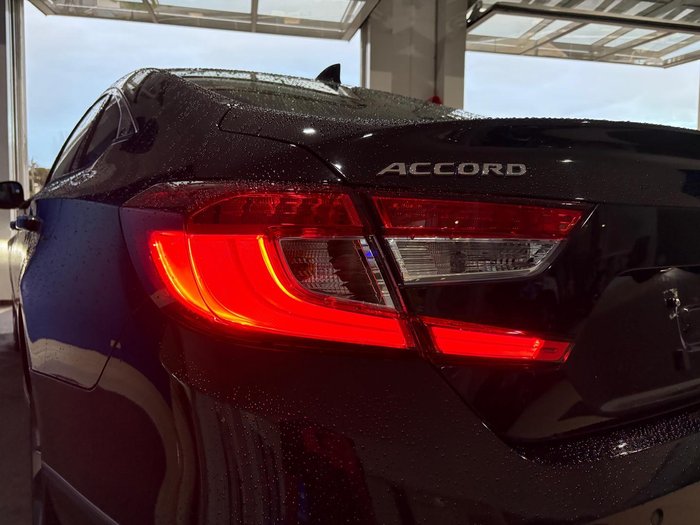 2020 Honda Accord VTi-LX