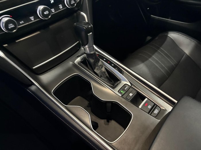 2020 Honda Accord VTi-LX