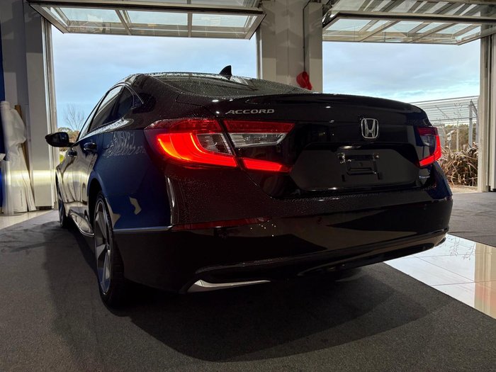 2020 Honda Accord VTi-LX