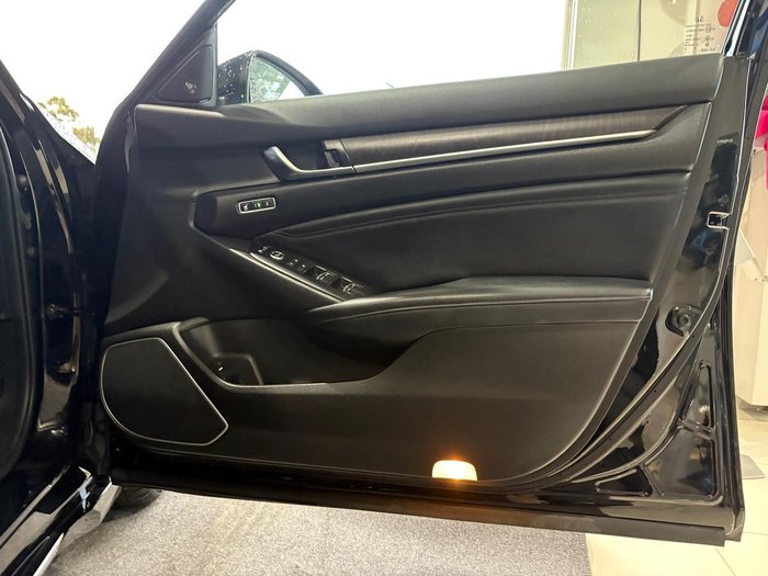 2020 Honda Accord VTi-LX