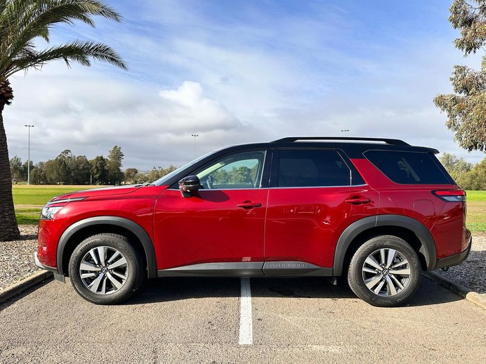 2024 Nissan Pathfinder Ti