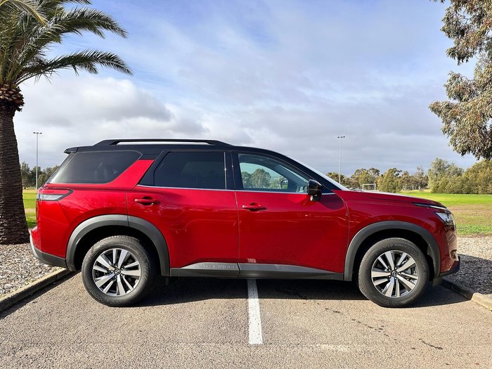 2024 Nissan Pathfinder Ti