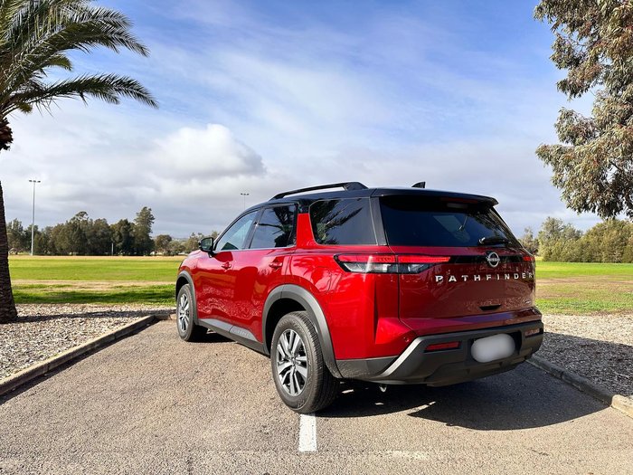 2024 Nissan Pathfinder Ti