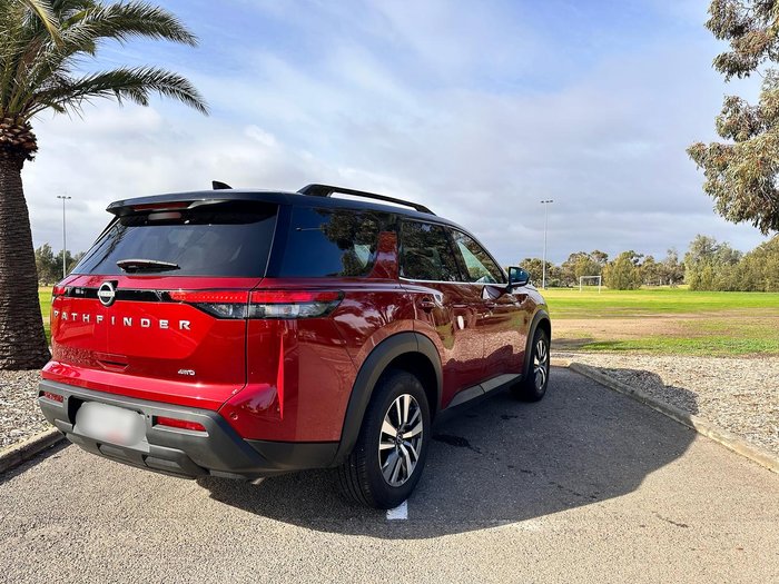 2024 Nissan Pathfinder Ti