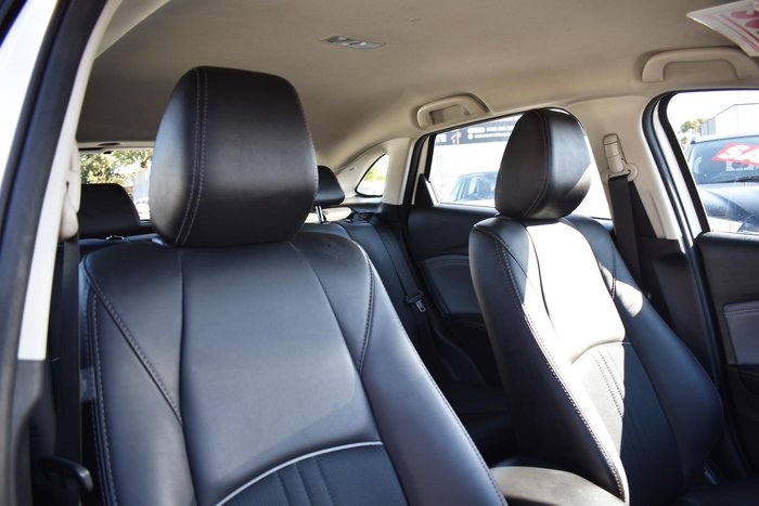 2023 Mazda CX-3 sTouring DK White