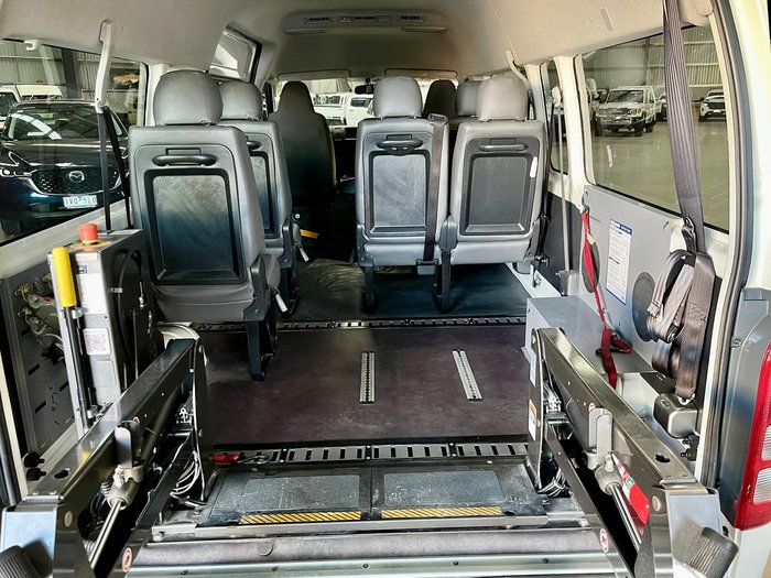 2018 Toyota Hiace Commuter TRH223R French Vanilla