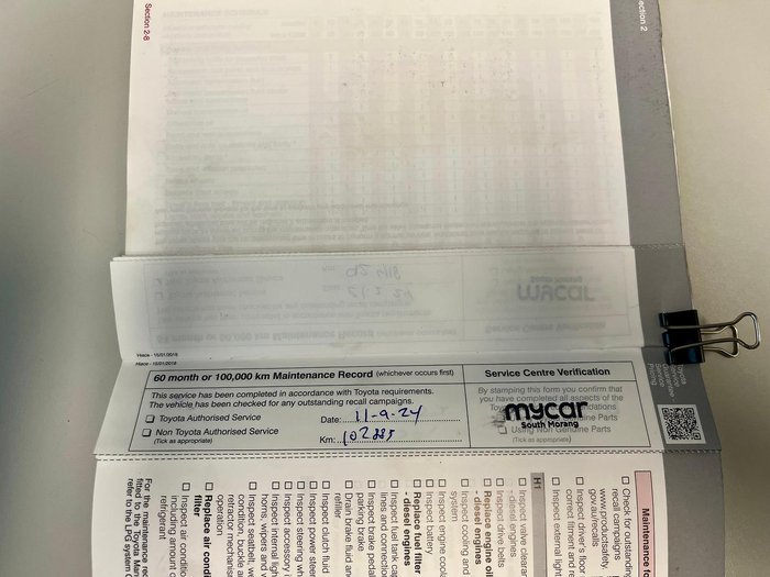 2018 Toyota Hiace Commuter TRH223R French Vanilla