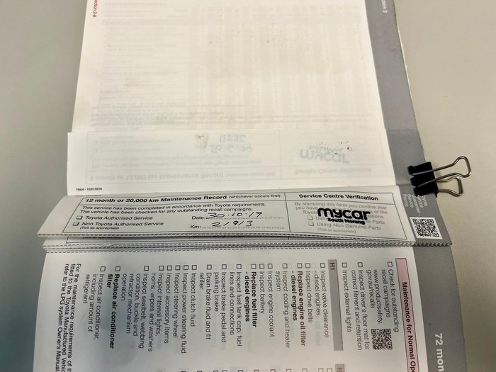 2018 Toyota Hiace Commuter TRH223R French Vanilla