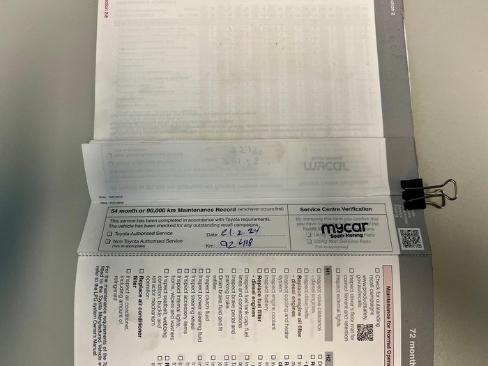 2018 Toyota Hiace Commuter TRH223R French Vanilla