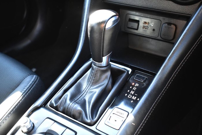 2023 Mazda CX-3 sTouring DK White