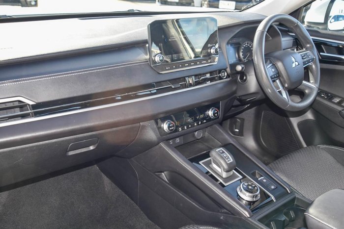 2022 Mitsubishi Outlander ES ZM MY22 White