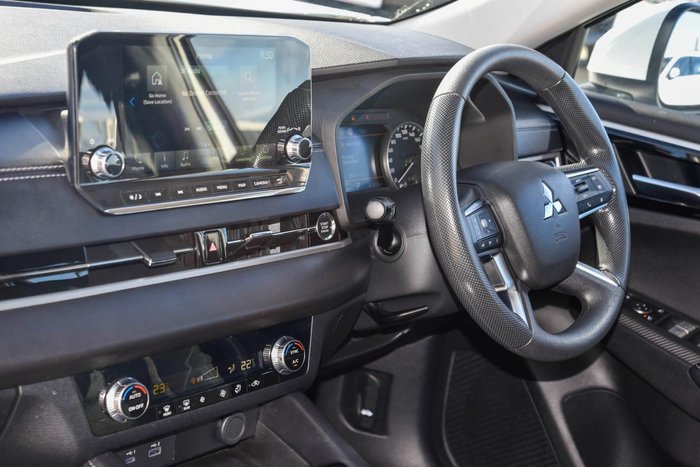 2022 Mitsubishi Outlander ES ZM MY22 White