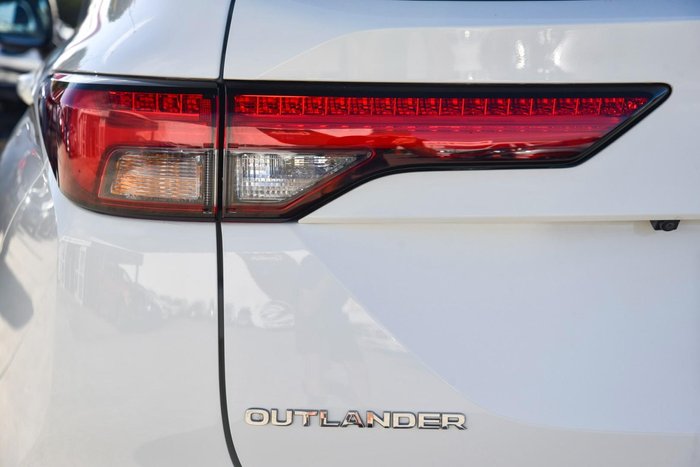 2022 Mitsubishi Outlander ES ZM MY22 White