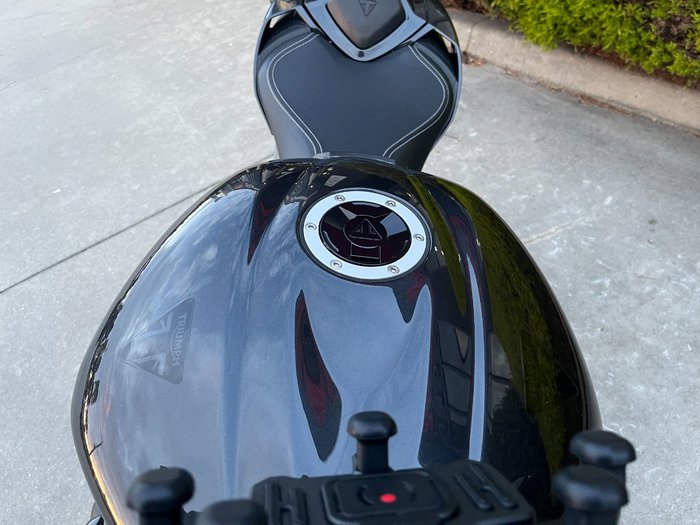 2022 Triumph STREET TRIPLE RS Black