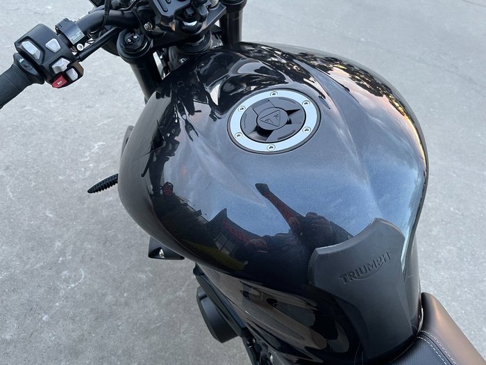 2022 Triumph STREET TRIPLE RS Black