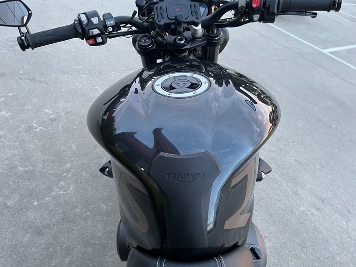 2022 Triumph STREET TRIPLE RS Black