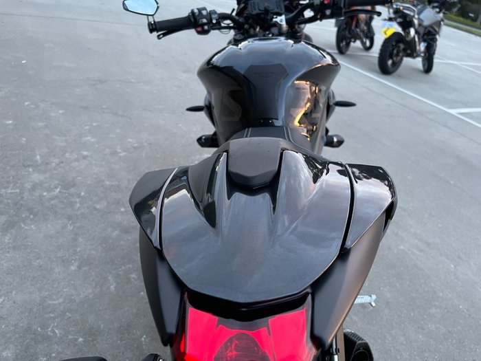 2022 Triumph STREET TRIPLE RS Black