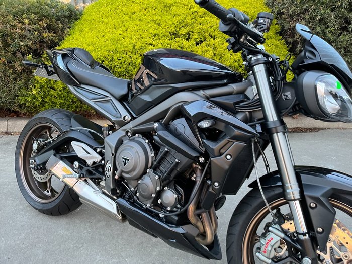 2022 Triumph STREET TRIPLE RS Black