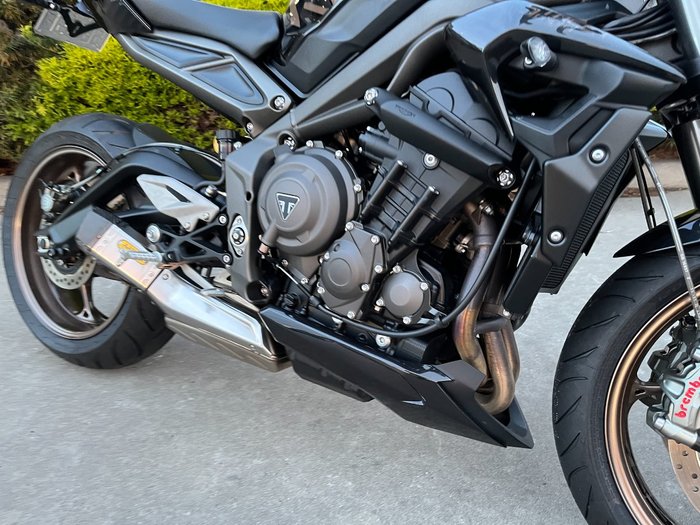 2022 Triumph STREET TRIPLE RS Black