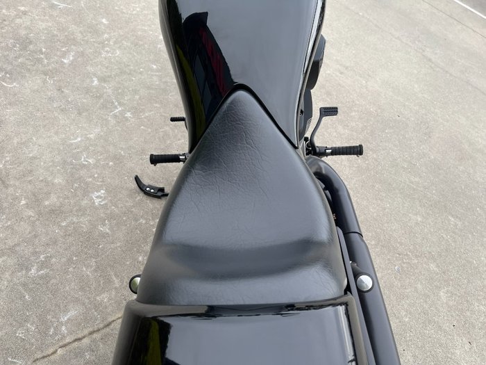 2016 VICTORY HAMMER 8-BALL Solid Black INT