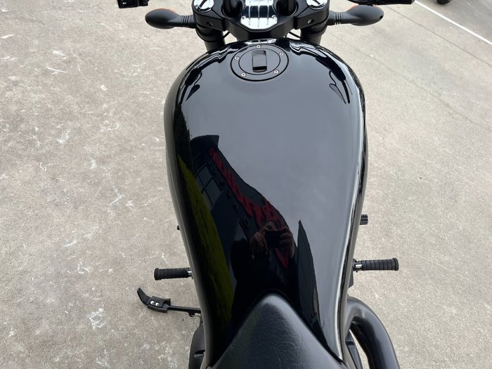 2016 VICTORY HAMMER 8-BALL Solid Black INT