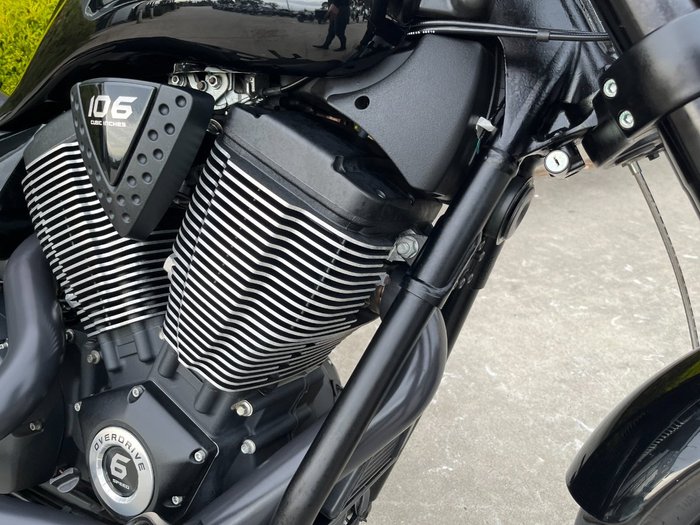 2016 VICTORY HAMMER 8-BALL Solid Black INT