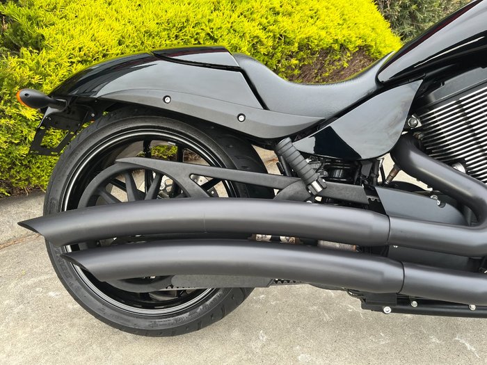 2016 VICTORY HAMMER 8-BALL Solid Black INT