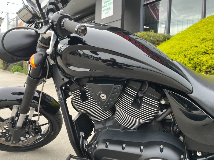 2016 VICTORY HAMMER 8-BALL Solid Black INT