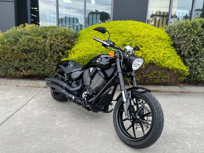 2016 VICTORY HAMMER 8-BALL Solid Black INT