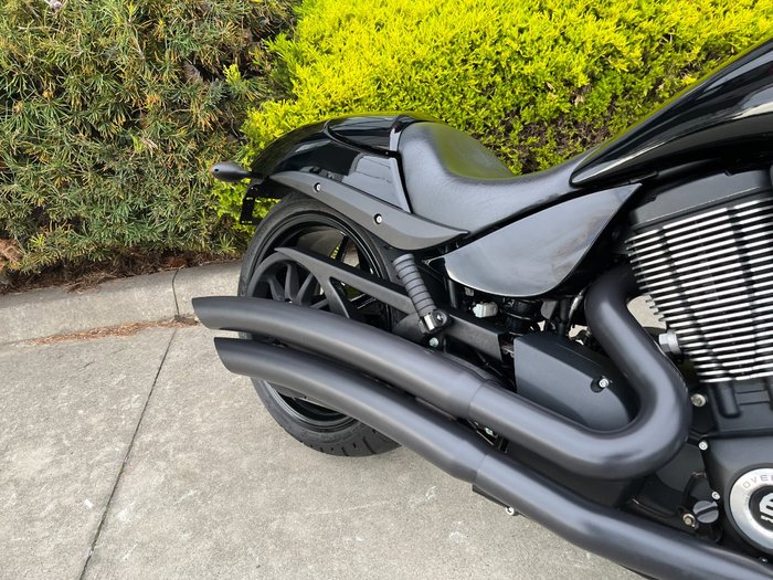 2016 VICTORY HAMMER 8-BALL Solid Black INT
