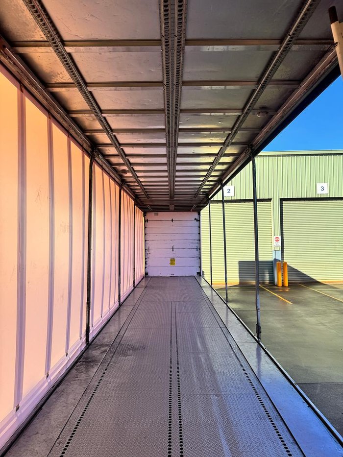 2012 Maxitrans St3 24 Pallet Sd Curtain Sider