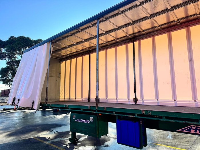 2012 Maxitrans St3 24 Pallet Sd Curtain Sider
