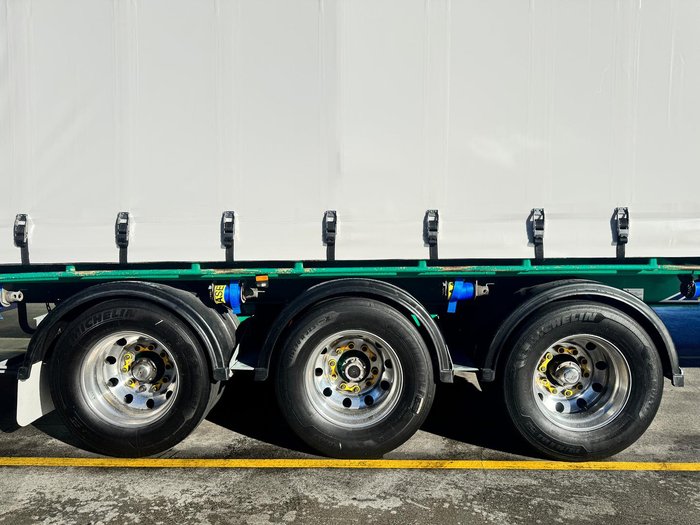 2012 Maxitrans St3 24 Pallet Sd Curtain Sider