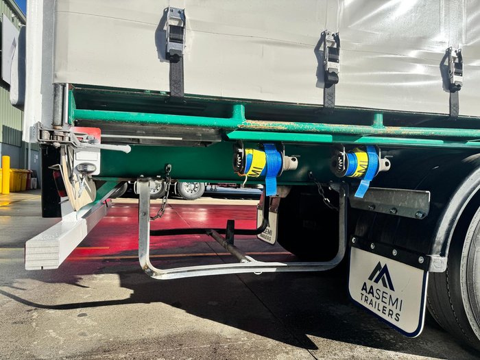 2012 Maxitrans St3 24 Pallet Sd Curtain Sider