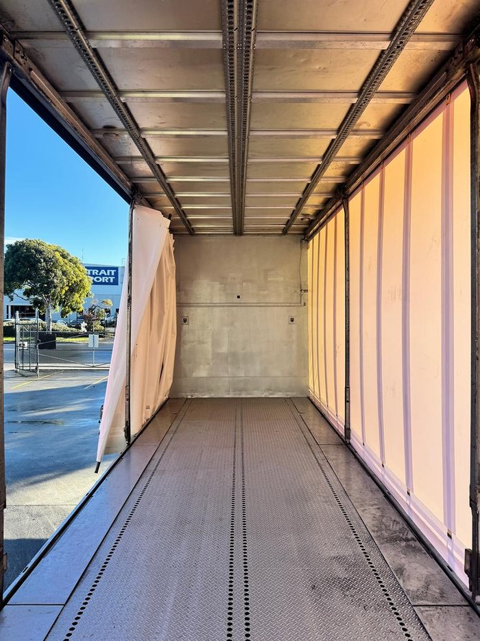 2012 Maxitrans St3 24 Pallet Sd Curtain Sider