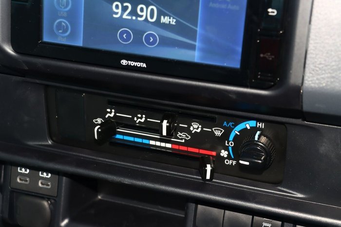 2025 Toyota Landcruiser GXL