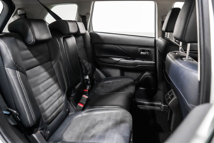 2021 Mitsubishi Outlander LS