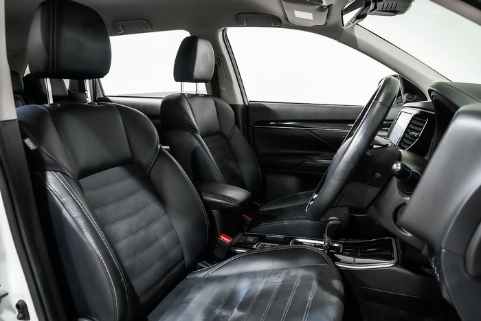2021 Mitsubishi Outlander LS