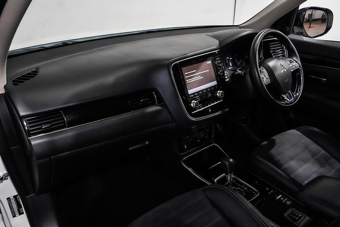 2021 Mitsubishi Outlander LS